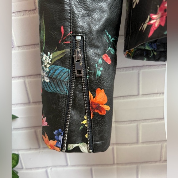 PATRIZIA LUCA Black Leather Jacket Bold Floral Print and Tailored Fit/size S - Picture 5 of 12